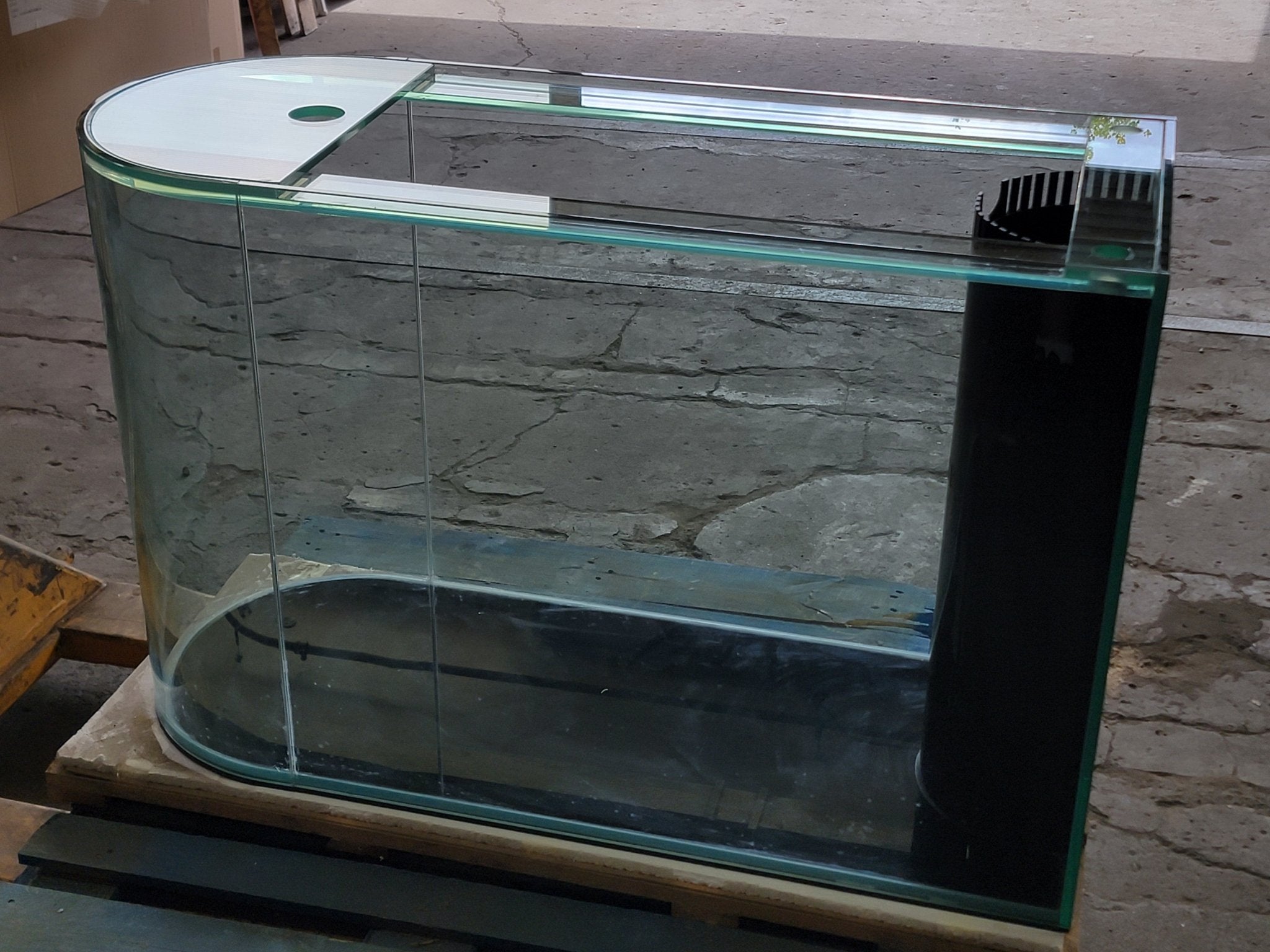 120g Reef - Ready Glass Peninsula Bullet Bullnose U - Shape Aquarium Set in Tulum White | AQUA VIM